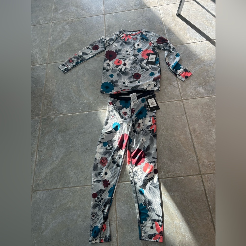 Burton kids base layer size XL